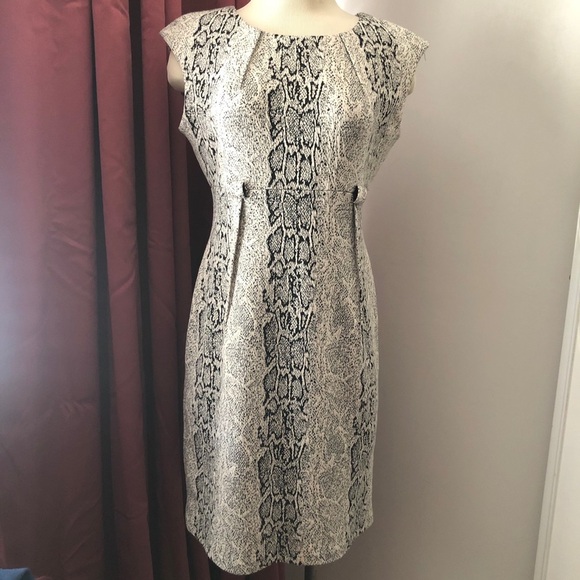 Calvin Klein Dress Black and White Animal Print Dress Size 8P - Picture 5 of 10